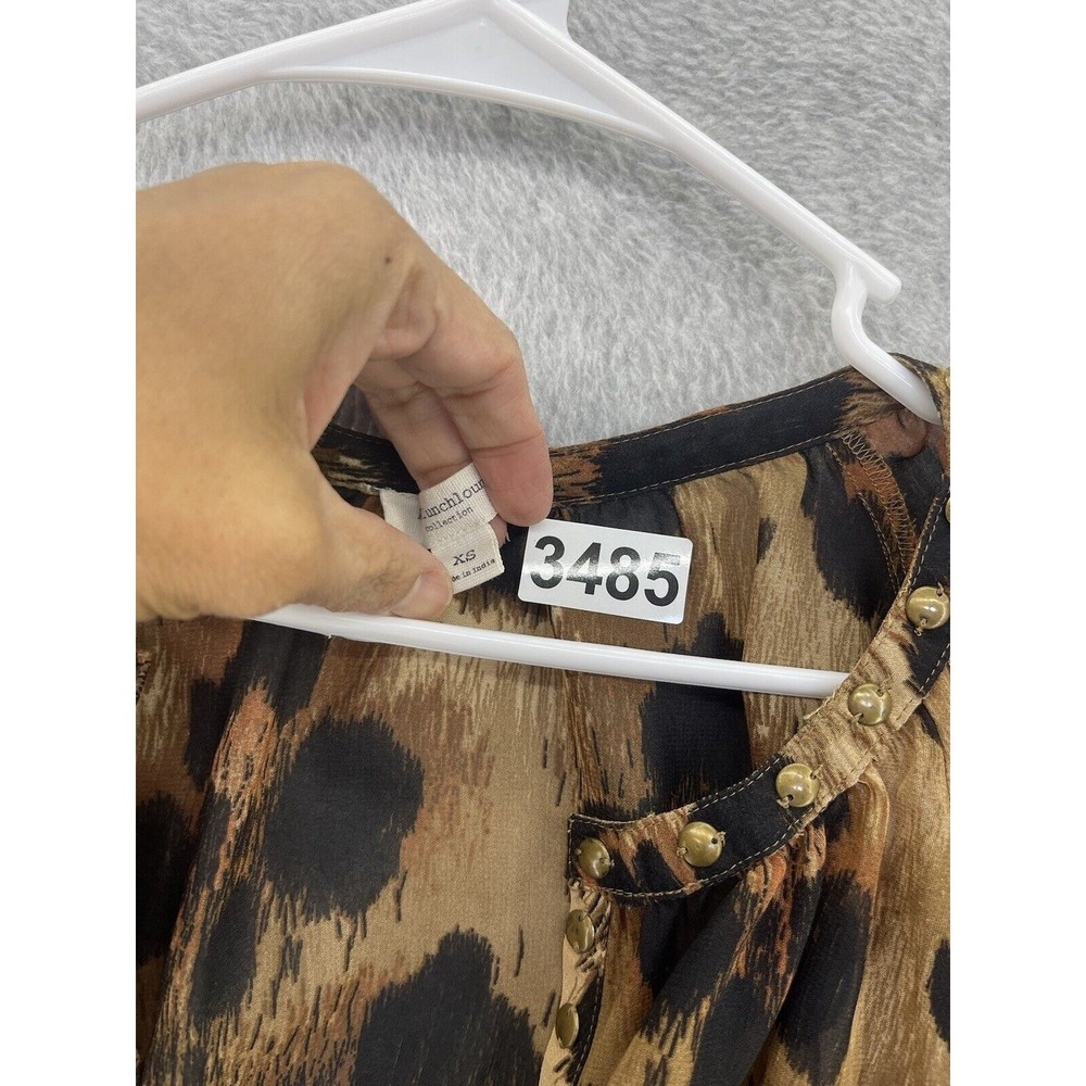 Beach Lunch Lounge Women's Blouse Animal Print Sheer V Neck Size XS 3/4 Sleeve - Picture 8 of 10